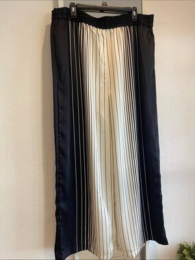 NWT Women’s Worthington Black and White Wide Leg Pull On Pants XL